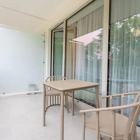 Direkt An Der Promenade In Swinemuende By Interhome