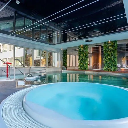 Direkt An Der Promenade In Swinemuende By Interhome *